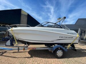 Lire la suite à propos de l’article JEANNEAU CAP CAMARAT 5.5 BR + Mercury 115 CV