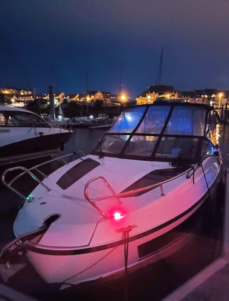 Quicksilver 755 cruiser de nuit