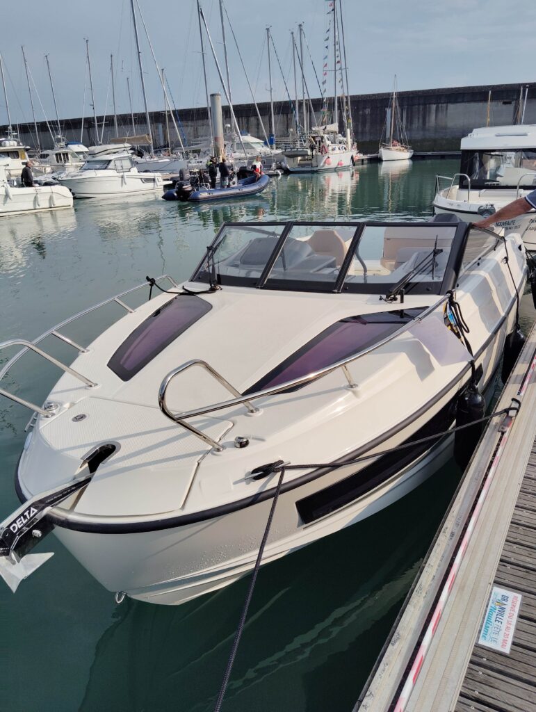 Quicksilver 755 cruiser