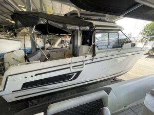 Lire la suite à propos de l’article JEANNEAU MERRY FISHER 795 + 225 CV MERCURY