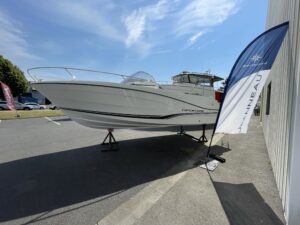 Lire la suite à propos de l’article JEANNEAU CAP CAMARAT 6.5 WA S3 + 150cv Mercury