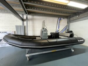 Lire la suite à propos de l’article BOMBARD EXPLORER 550 + SUZUKI 90cv (2023-97h)